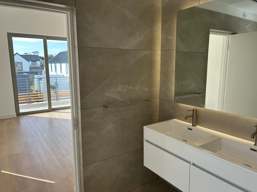 2 Bedroom Property for Sale in Whale Rock Western Cape